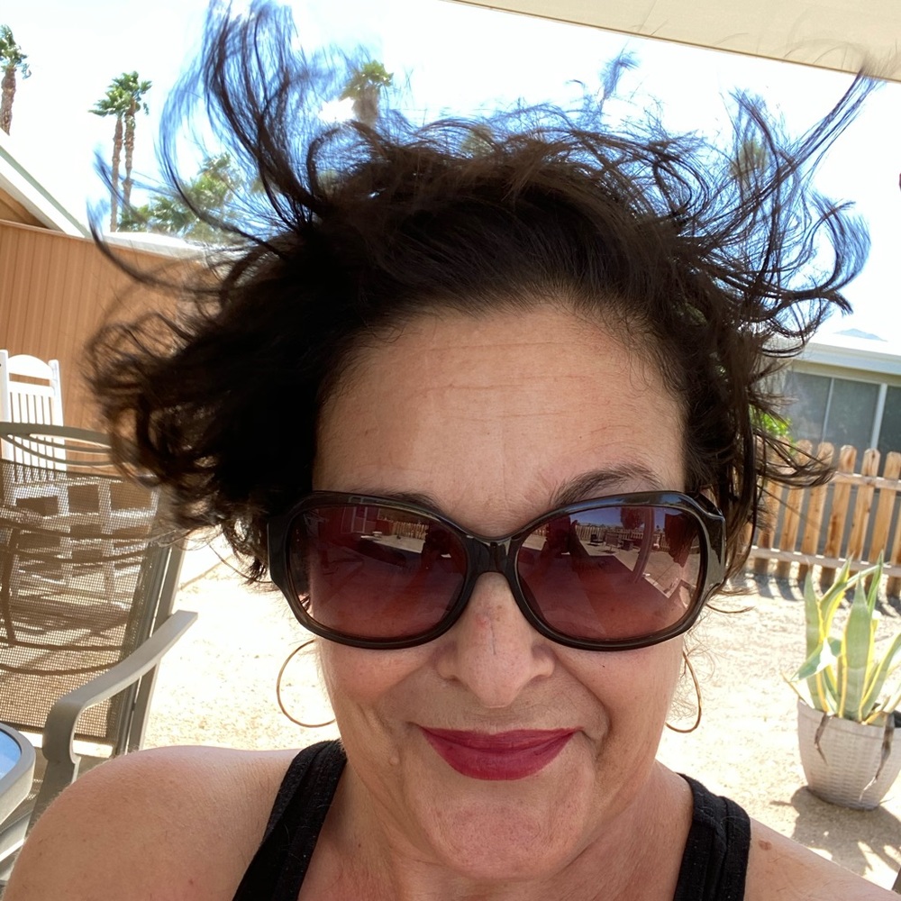 Meet your Posher, Marisa - Picture 2 of 7